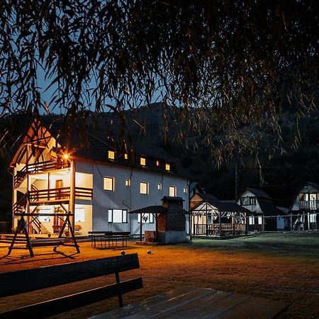 Casa Ardeleana Hotel Lotrioara Екстериор снимка